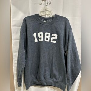 Gildan Men's Crewneck Sweatshirt in Dark Gray with 1982 Print